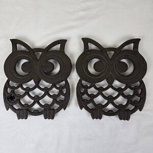Pair of Cast Iron Owl Trivets Vintage Metal Hot Pots Dishes Kitchen Dining Decor
